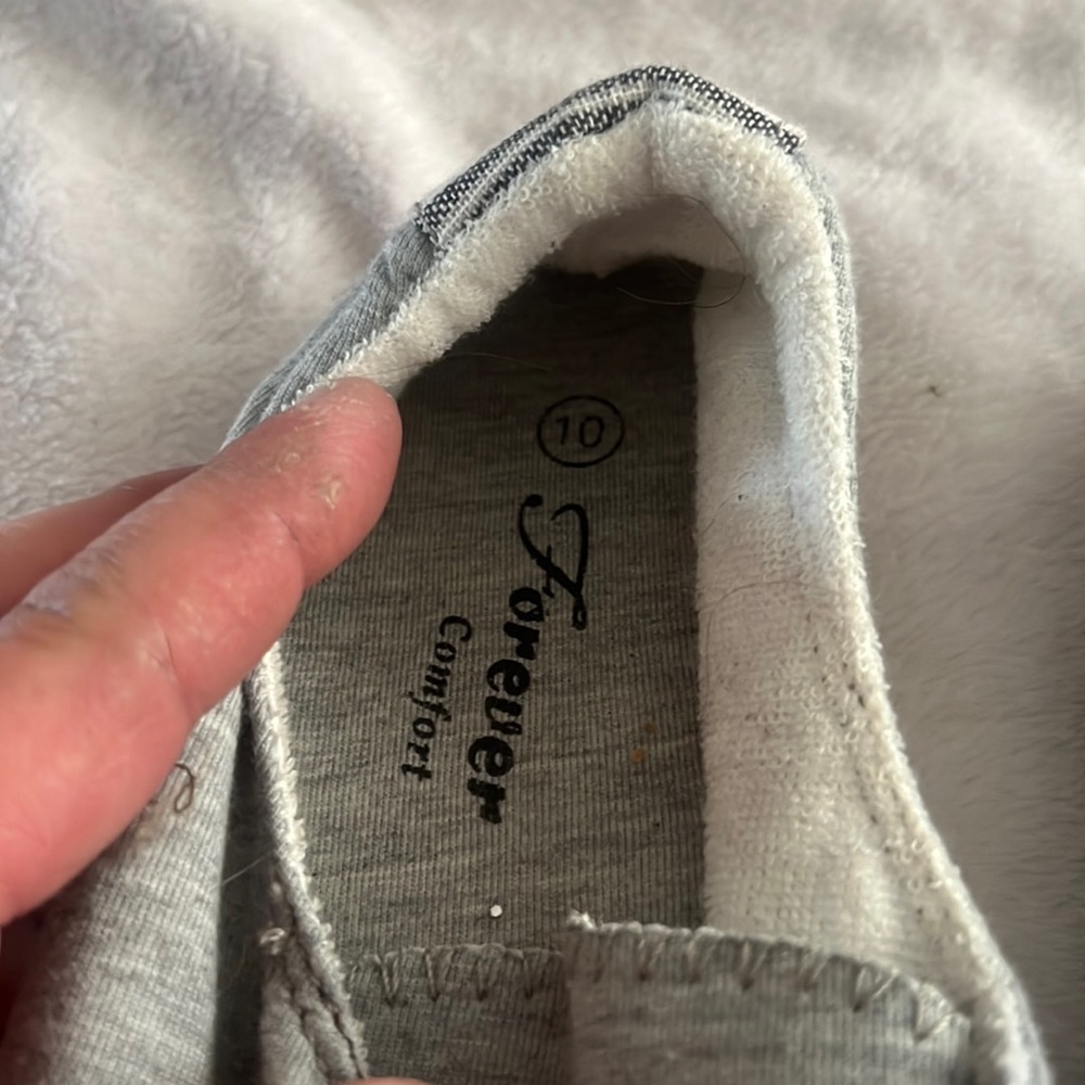 Shoes Brand.. Forever really nice n comfortable $15.00